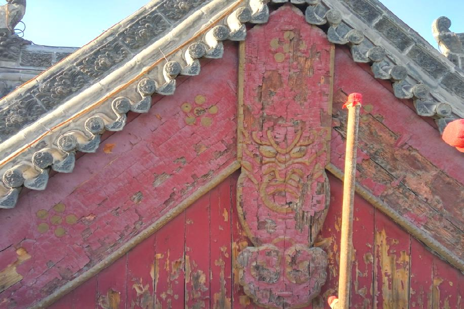 山花博缝修复前